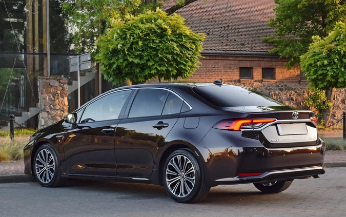Toyota Corolla cena 83700 przebieg: 38800, rok produkcji 2019 z Sochaczew małe 704